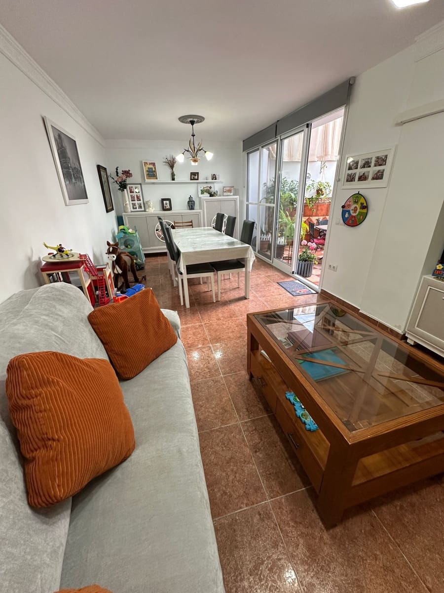 Townhouse for sale in Velez-Malaga - € 308,500 (Ref: 9784363)