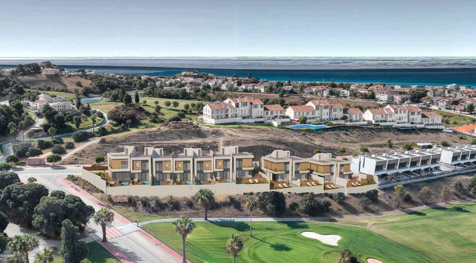 4 soverom Rekkehus til salgs i Caleta de Velez med svømmebasseng garasje - € 566 500 (Ref: 9793153)