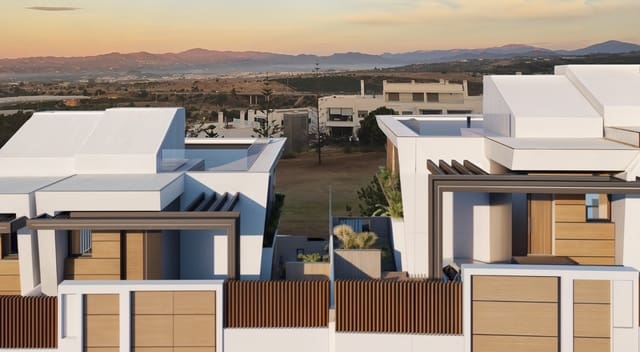 4 soveværelse Rækkehus til salg i Caleta de Vélez, Vélez-Málaga med swimmingpool garage - € 566.500 (Ref: 9793153)