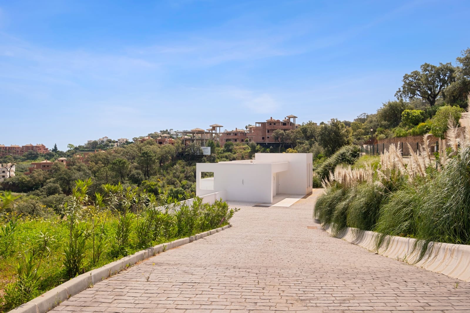 Villa for sale in Marbella with pool garage - € 1,599,000 (Ref: 9797413)