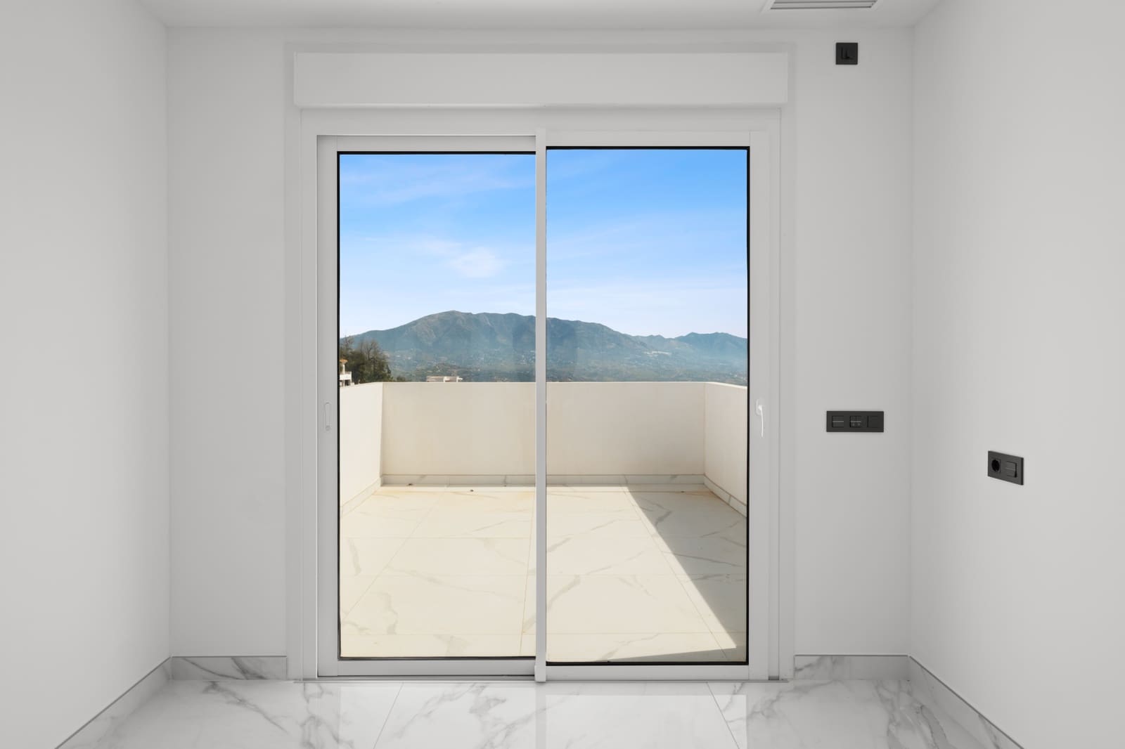 Villa for sale in Marbella with pool garage - € 1,599,000 (Ref: 9797413)