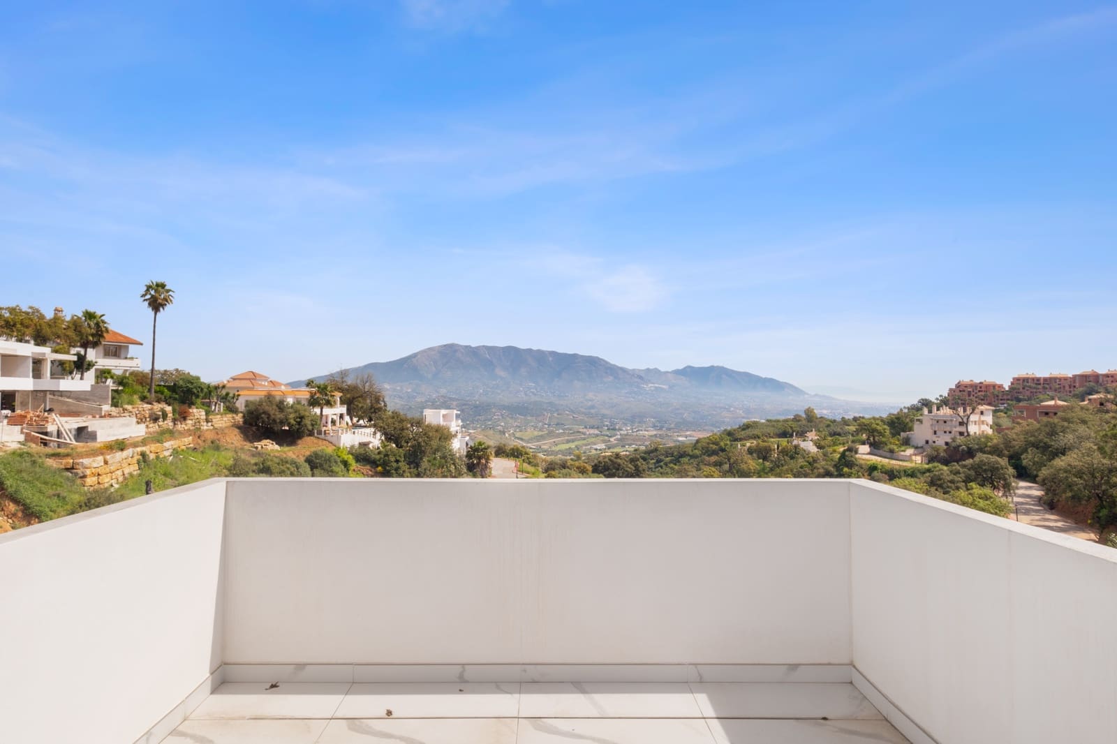 Villa for sale in Marbella with pool garage - € 1,599,000 (Ref: 9797413)