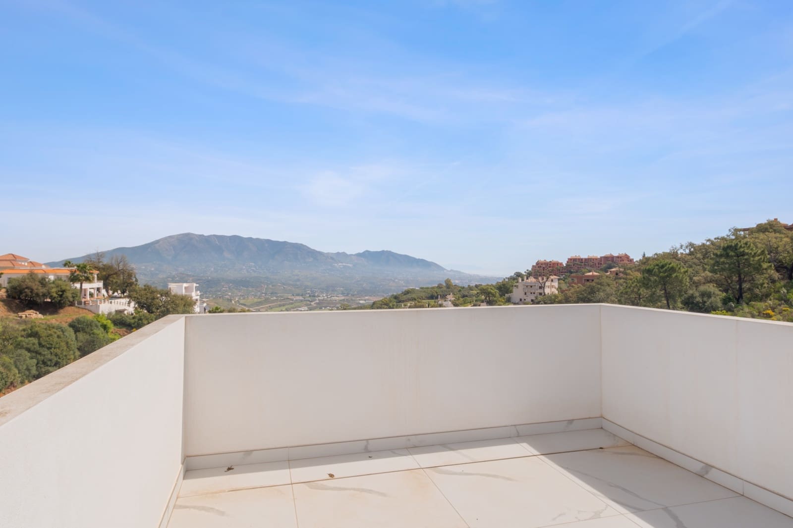 Villa for sale in Marbella with pool garage - € 1,599,000 (Ref: 9797413)