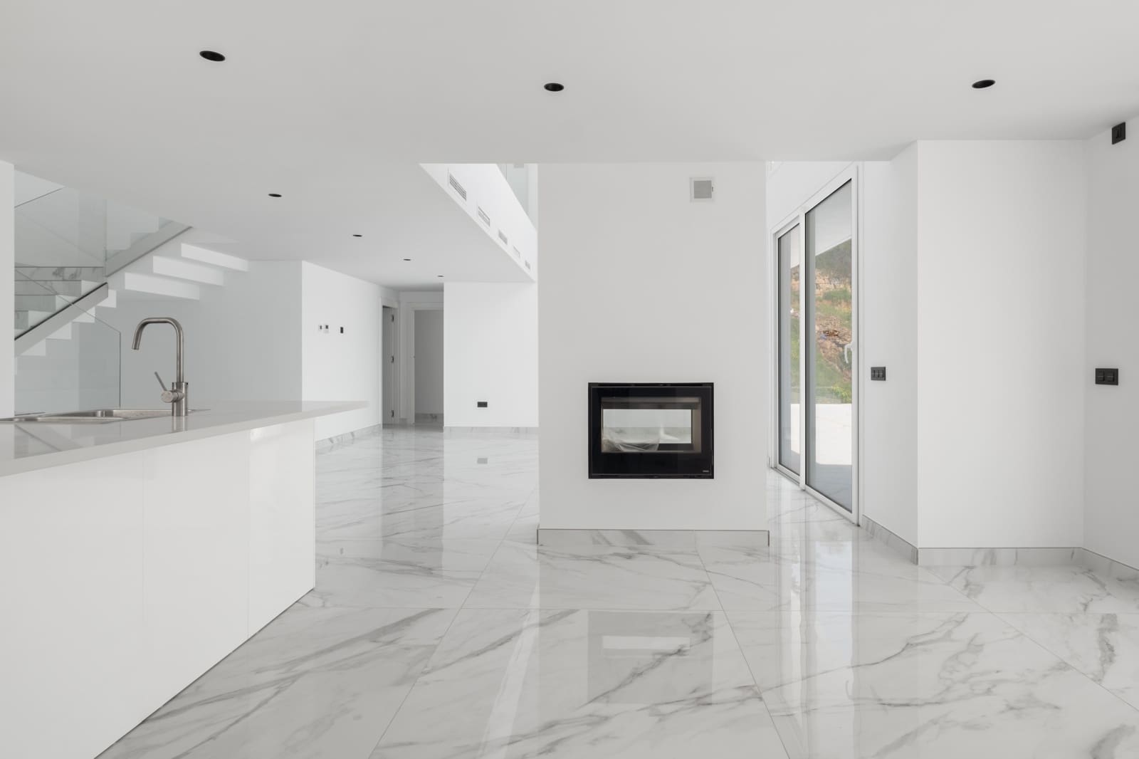 Villa for sale in Marbella with pool garage - € 1,599,000 (Ref: 9797413)