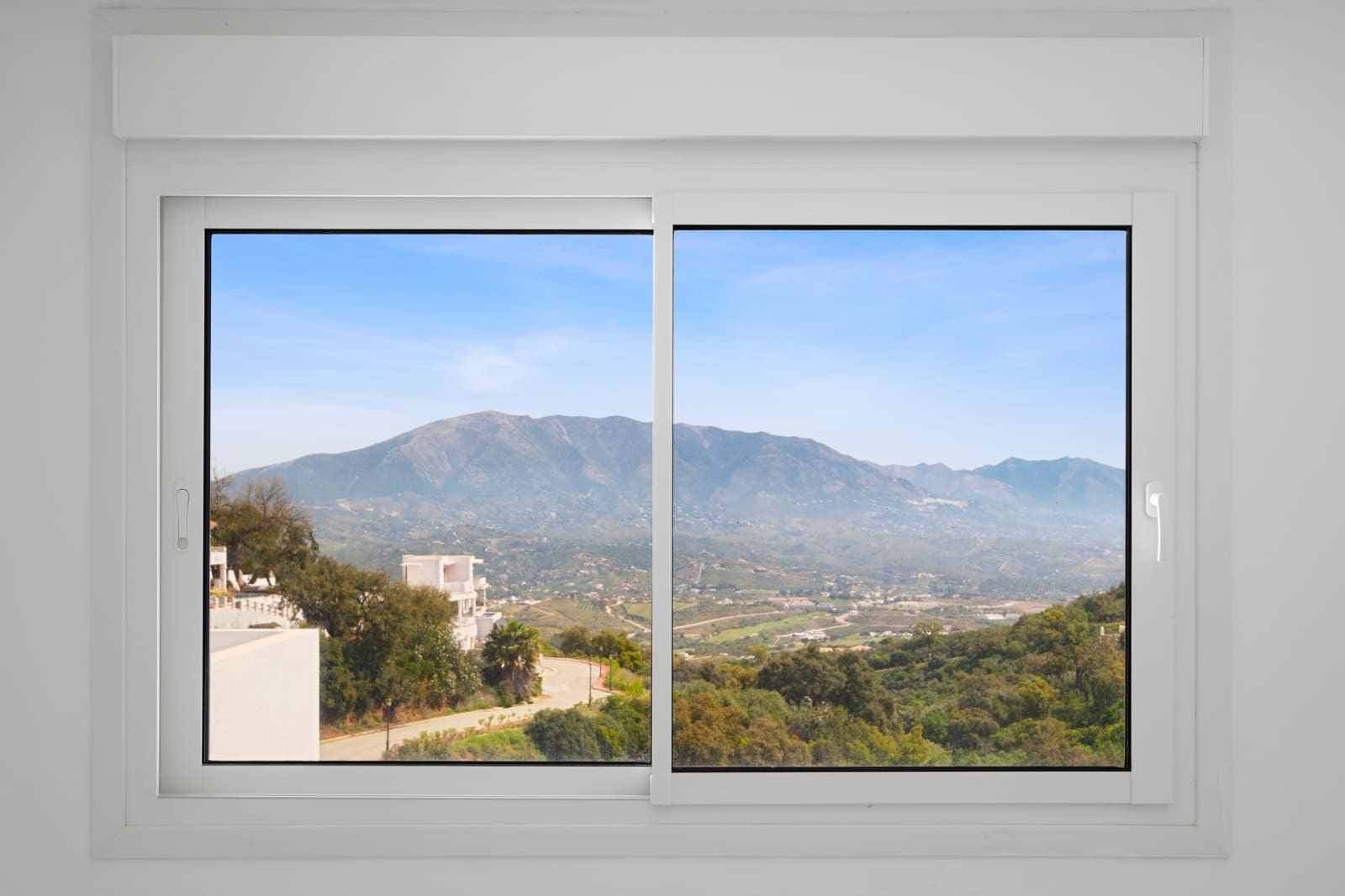 Villa for sale in Marbella with pool garage - € 1,599,000 (Ref: 9797413)