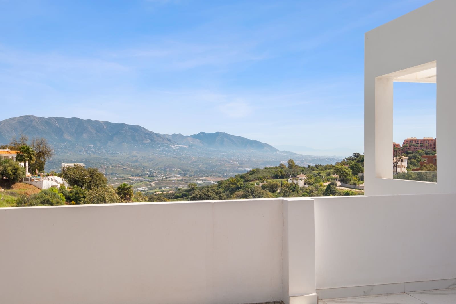 Villa for sale in Marbella with pool garage - € 1,599,000 (Ref: 9797413)