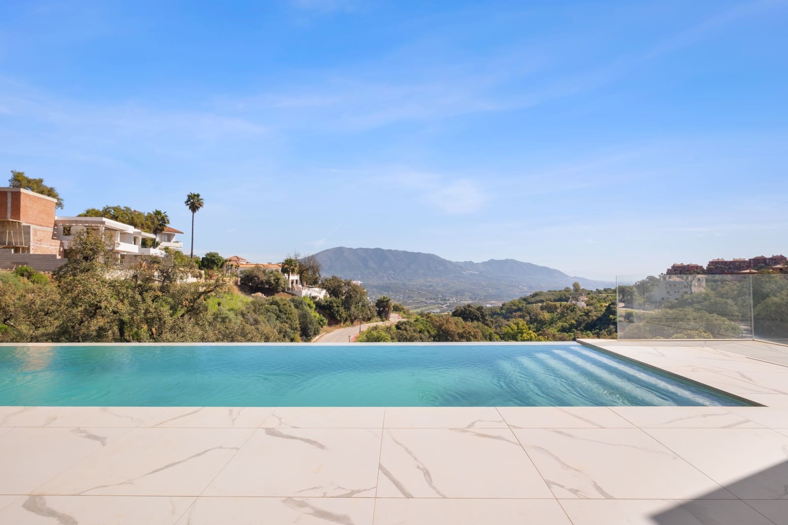 Villa for sale in Marbella with pool garage - € 1,599,000 (Ref: 9797413)