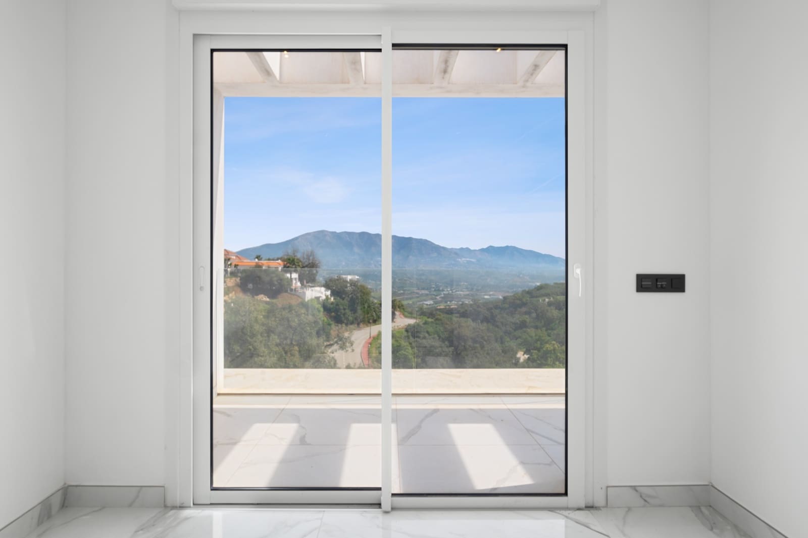 Villa for sale in Marbella with pool garage - € 1,599,000 (Ref: 9797413)