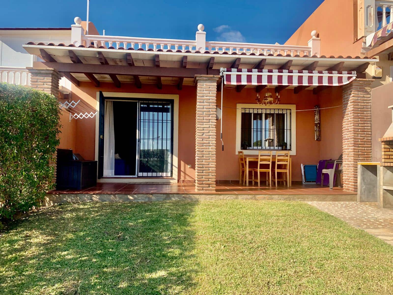 Casa de 3 habitaciones en Torrox Park en venta con piscina - 310.000 € (Ref: 9816267)