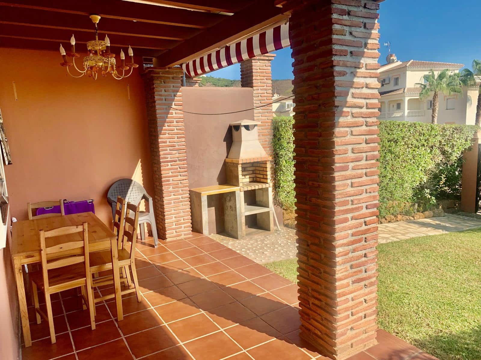 Casa de 3 habitaciones en Torrox Park en venta con piscina - 310.000 € (Ref: 9816267)