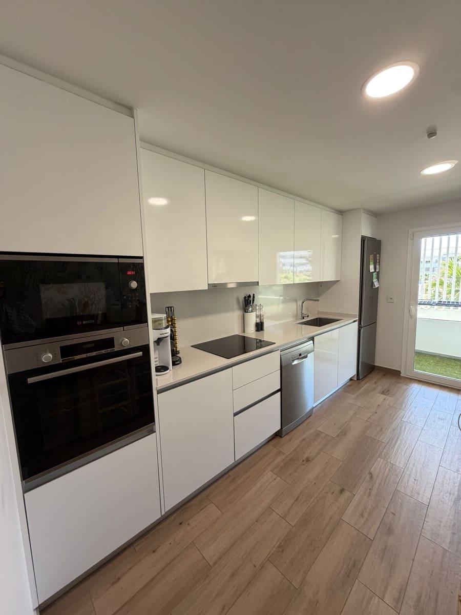3 soverom Leilighet til salgs i Malaga by med svømmebasseng garasje - € 995 000 (Ref: 9818458)