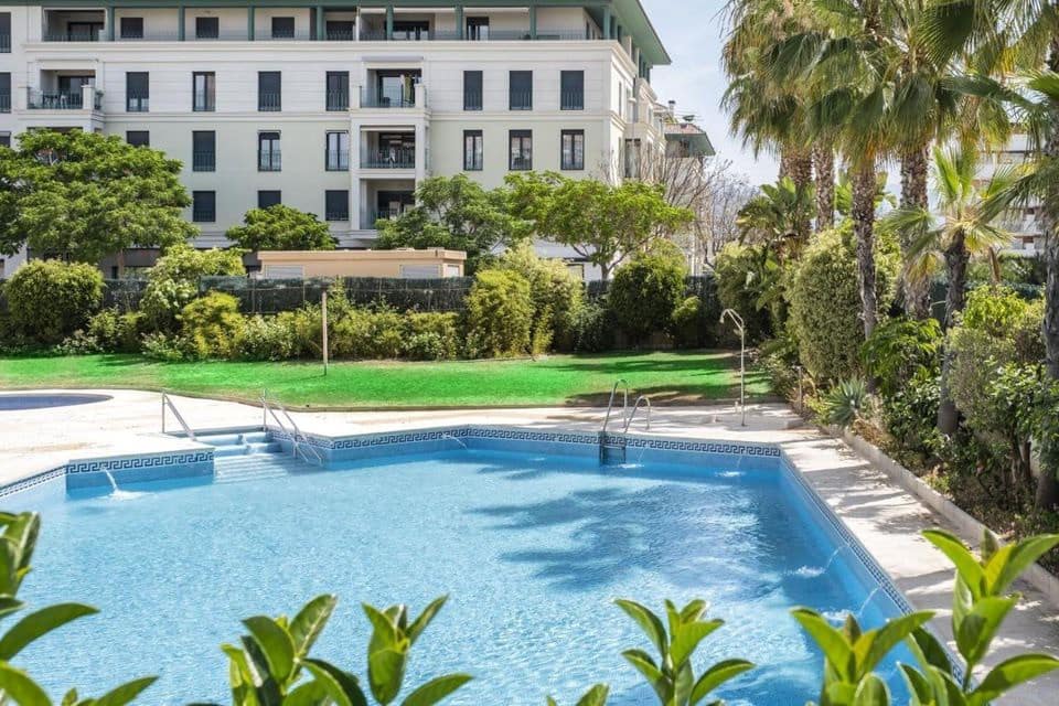 2 bedroom Penthouse for sale in Torre del Mar with pool garage - € 375,000 (Ref: 9838486)