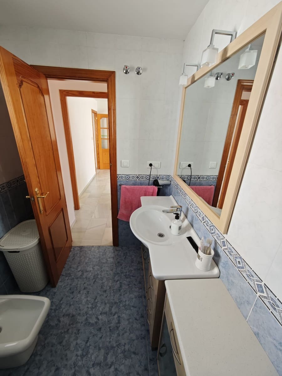 2 bedroom Penthouse for sale in Torre del Mar with pool garage - € 375,000 (Ref: 9838486)