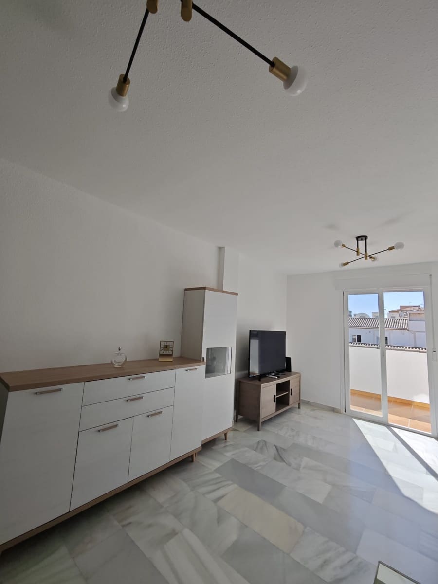 2 bedroom Penthouse for sale in Torre del Mar with pool garage - € 375,000 (Ref: 9838486)