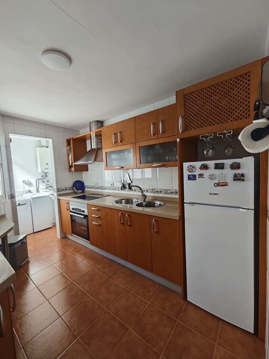 2 bedroom Penthouse for sale in Torre del Mar with pool garage - € 375,000 (Ref: 9838486)