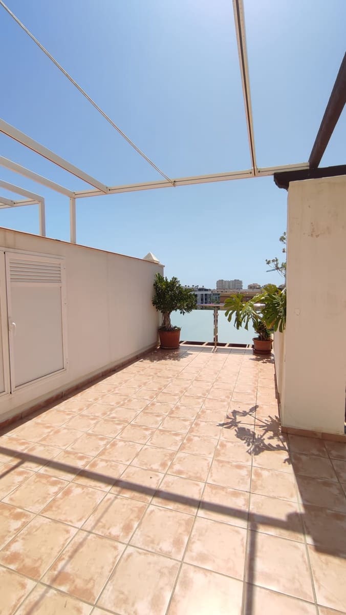 2 bedroom Penthouse for sale in Torre del Mar with pool garage - € 449,900 (Ref: 9838488)