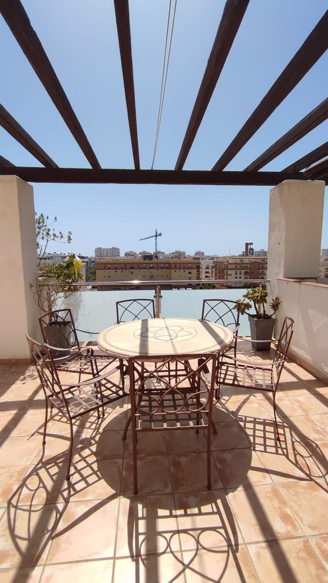 2 bedroom Penthouse for sale in Torre del Mar with pool garage - € 449,900 (Ref: 9838488)
