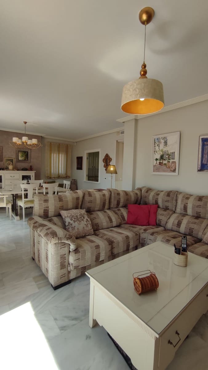 2 bedroom Penthouse for sale in Torre del Mar with pool garage - € 449,900 (Ref: 9838488)