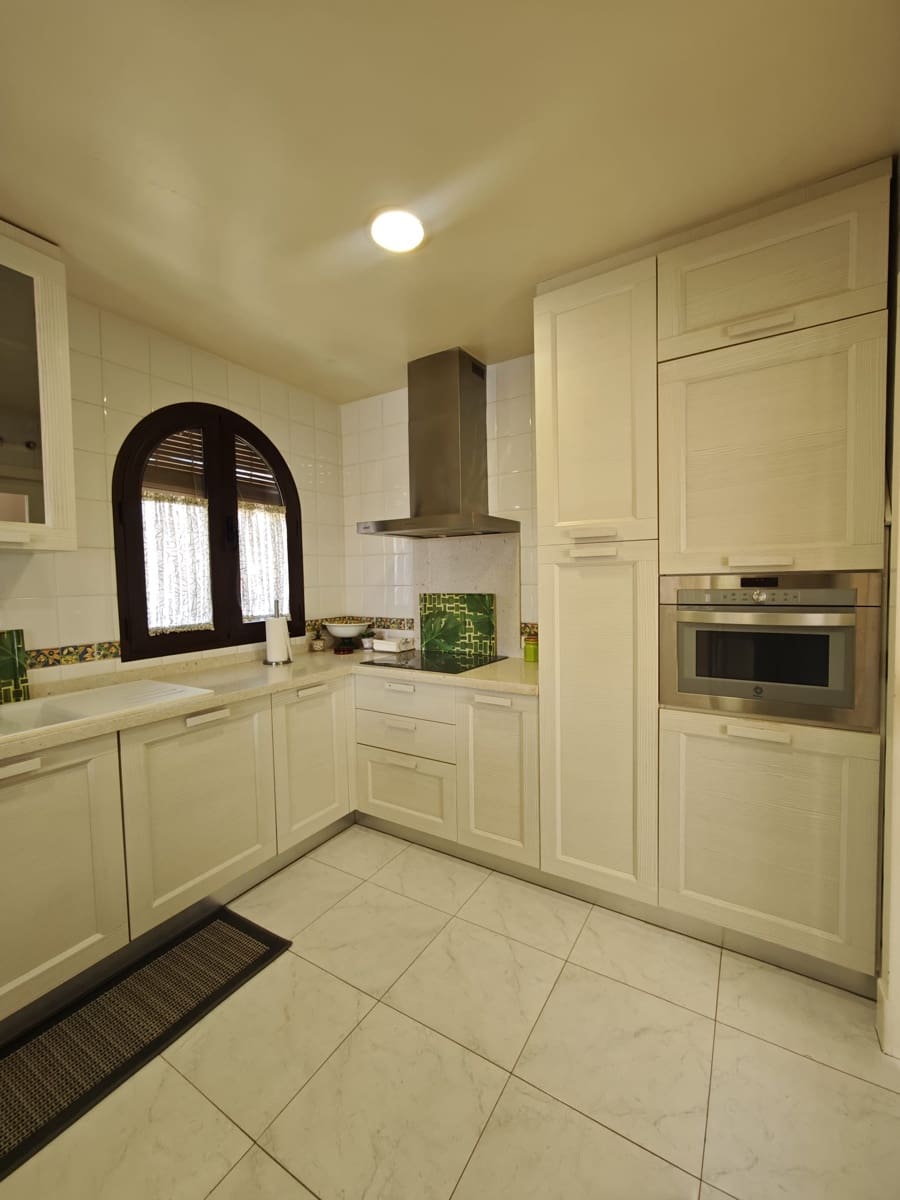 2 bedroom Penthouse for sale in Torre del Mar with pool garage - € 449,900 (Ref: 9838488)
