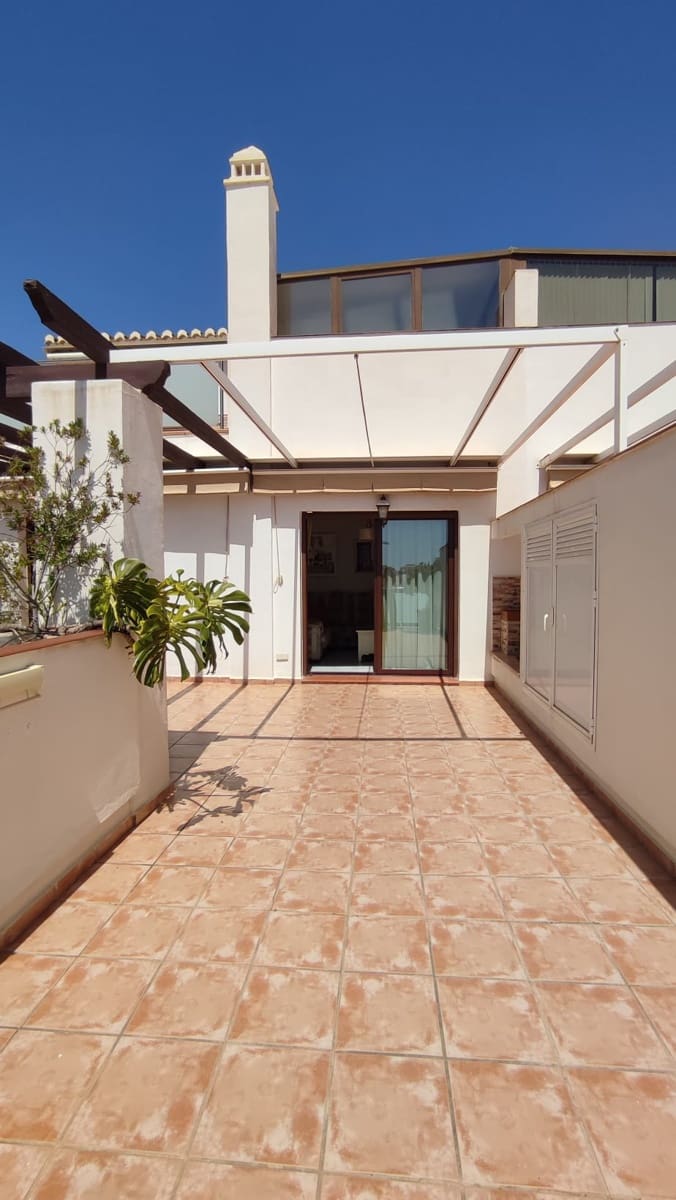 2 bedroom Penthouse for sale in Torre del Mar with pool garage - € 449,900 (Ref: 9838488)
