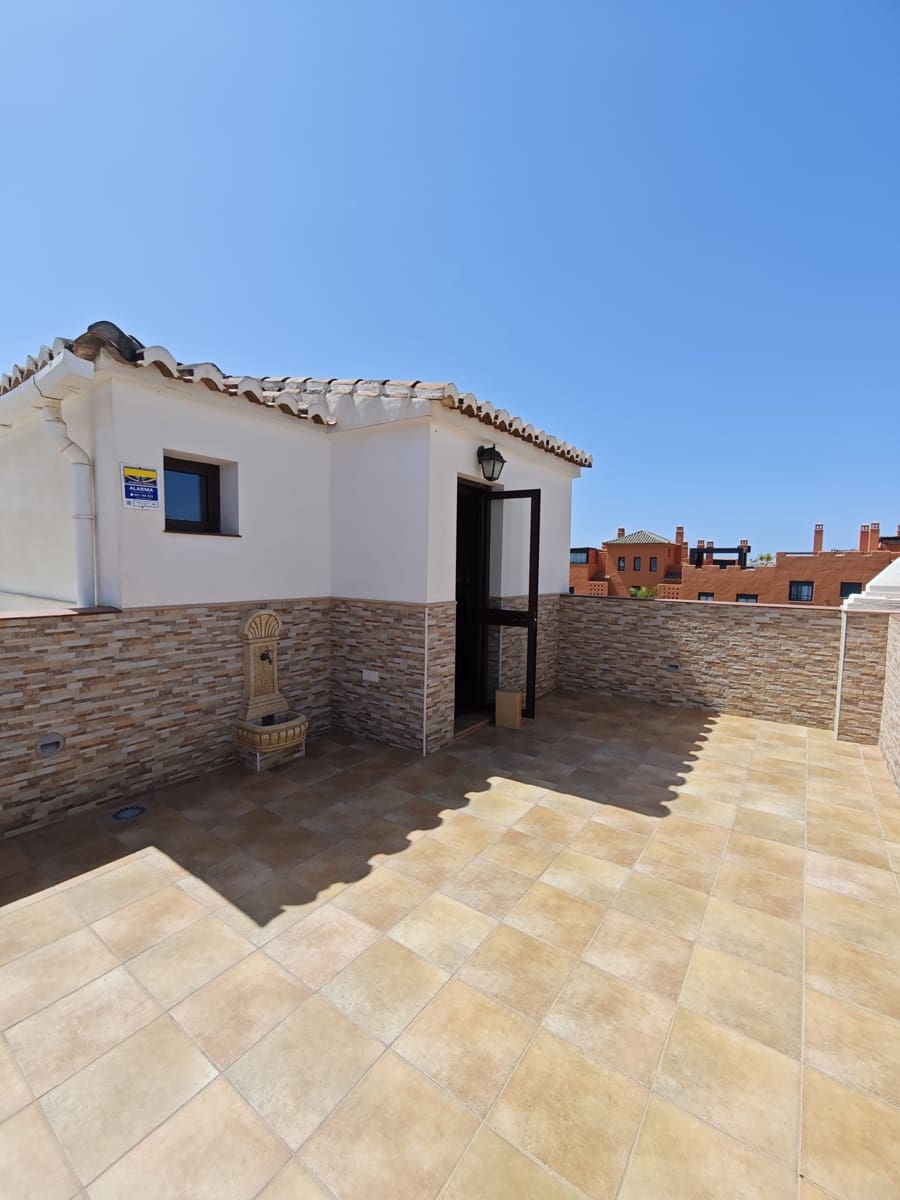 2 bedroom Penthouse for sale in Torre del Mar with pool garage - € 449,900 (Ref: 9838488)