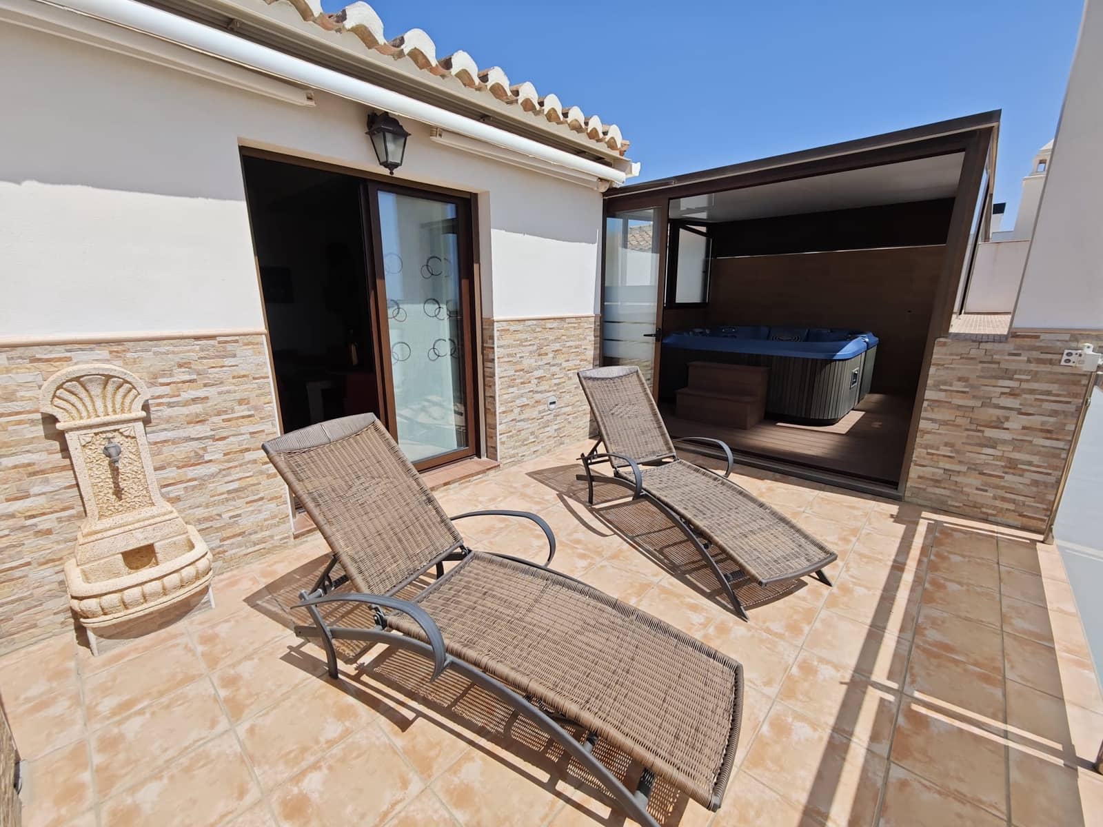 2 bedroom Penthouse for sale in Torre del Mar with pool garage - € 449,900 (Ref: 9838488)
