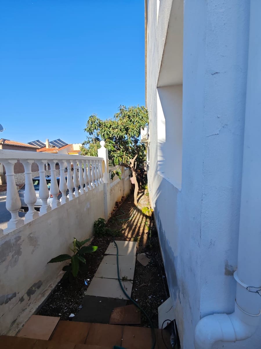 3 soveværelse Byhus til salg i Torre del Mar med garage - € 439.000 (Ref: 9838490)