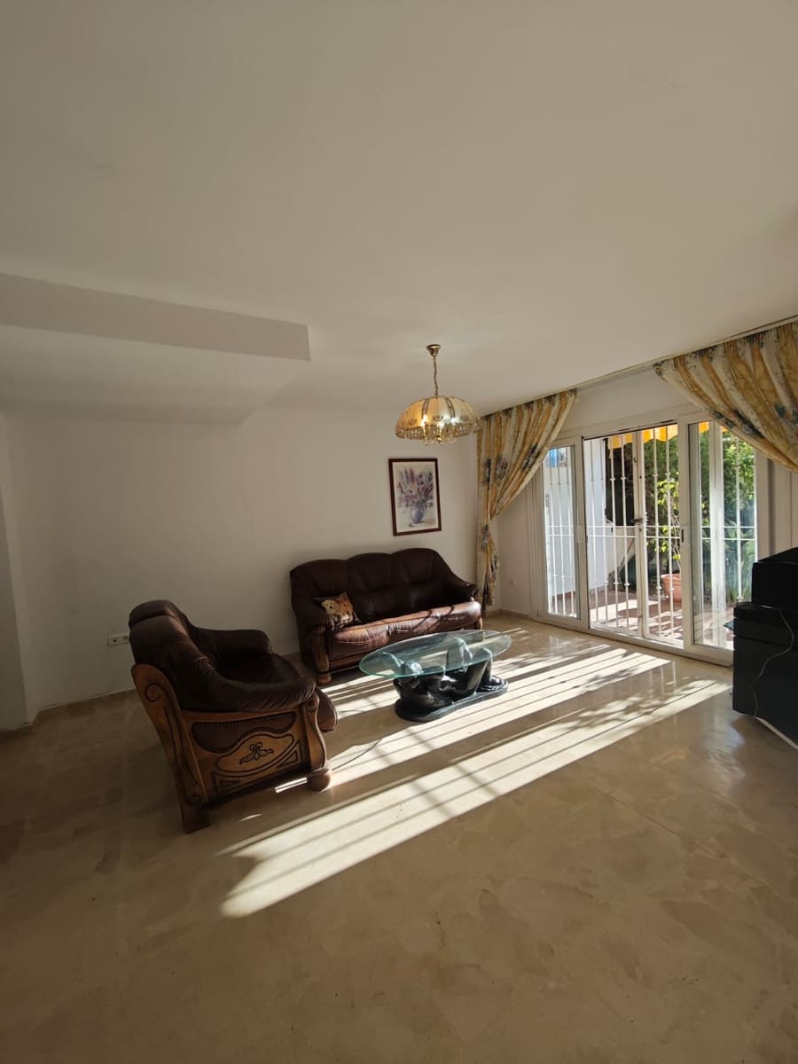 3 soveværelse Byhus til salg i Torre del Mar med garage - € 439.000 (Ref: 9838490)