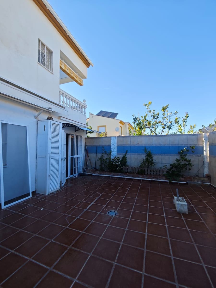 3 soveværelse Byhus til salg i Torre del Mar med garage - € 439.000 (Ref: 9838490)