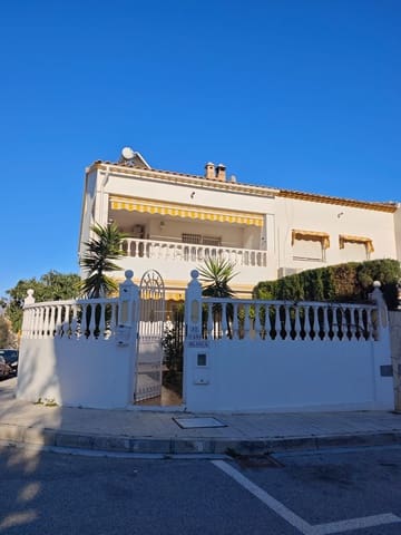3 soveværelse Byhus til salg i Torre del Mar, Vélez-Málaga med garage - € 439.000 (Ref: 9838490)