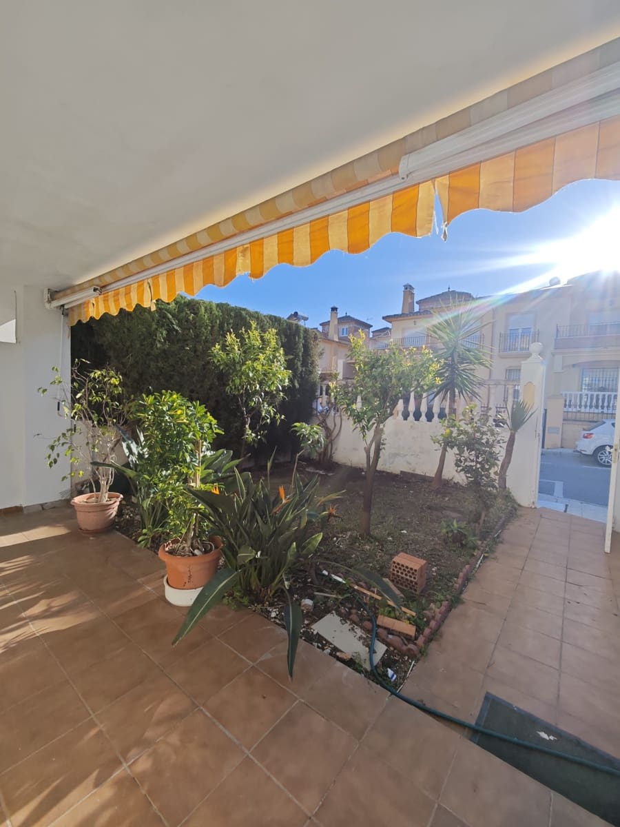 3 soveværelse Byhus til salg i Torre del Mar med garage - € 439.000 (Ref: 9838490)