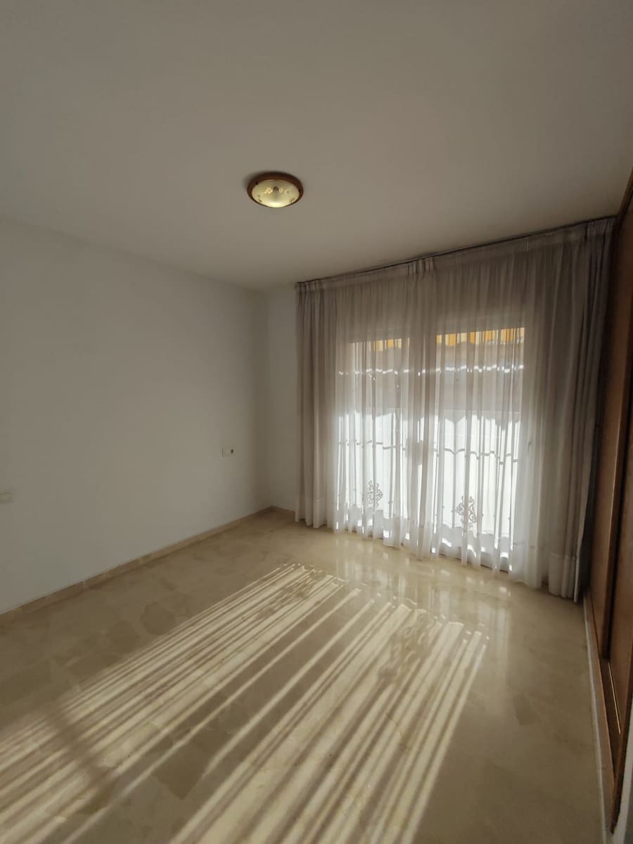 3 soveværelse Byhus til salg i Torre del Mar med garage - € 439.000 (Ref: 9838490)