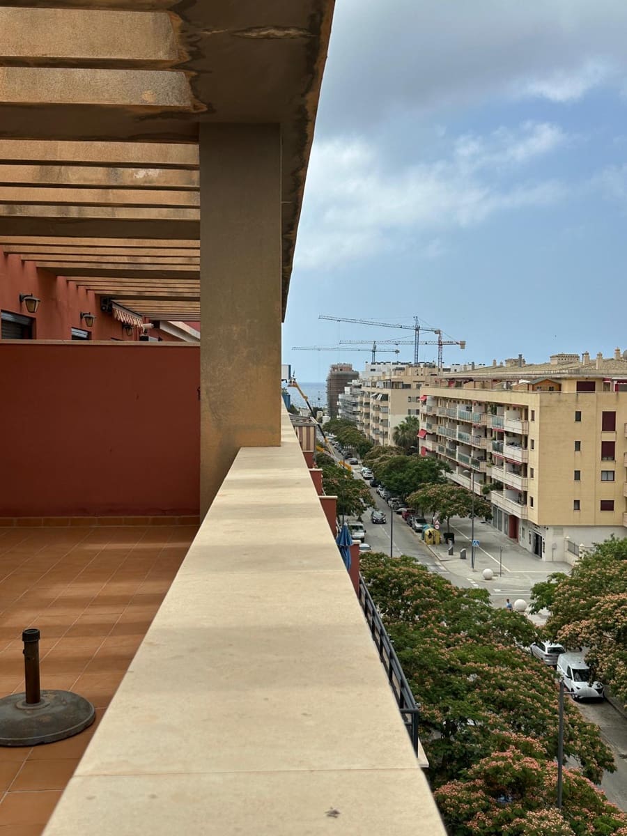 2 bedroom Penthouse for sale in Torre del Mar with pool garage - € 450,000 (Ref: 9905003)