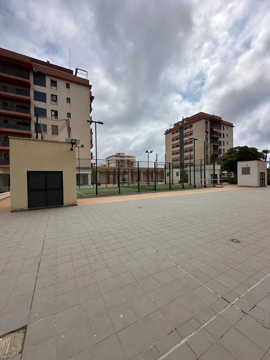 2 bedroom Penthouse for sale in Torre del Mar with pool garage - € 450,000 (Ref: 9905003)