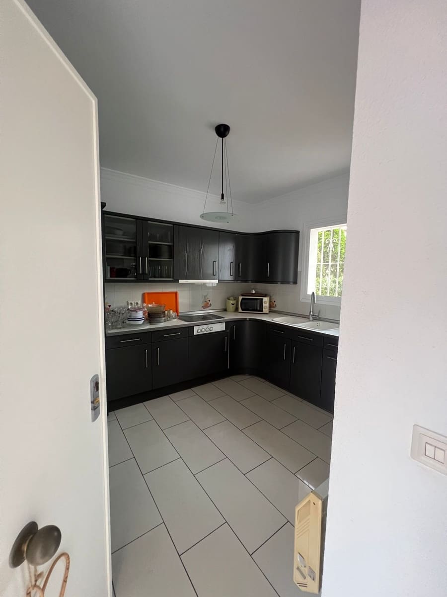 3 chambre Villa/Maison à vendre à Caleta de Velez avec piscine garage - 607 700 € (Ref: 9909342)