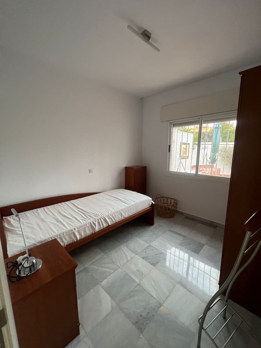 3 chambre Villa/Maison à vendre à Caleta de Velez avec piscine garage - 607 700 € (Ref: 9909342)