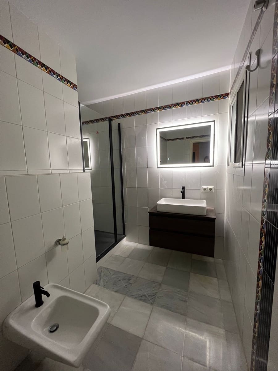 3 chambre Villa/Maison à vendre à Caleta de Velez avec piscine garage - 607 700 € (Ref: 9909342)