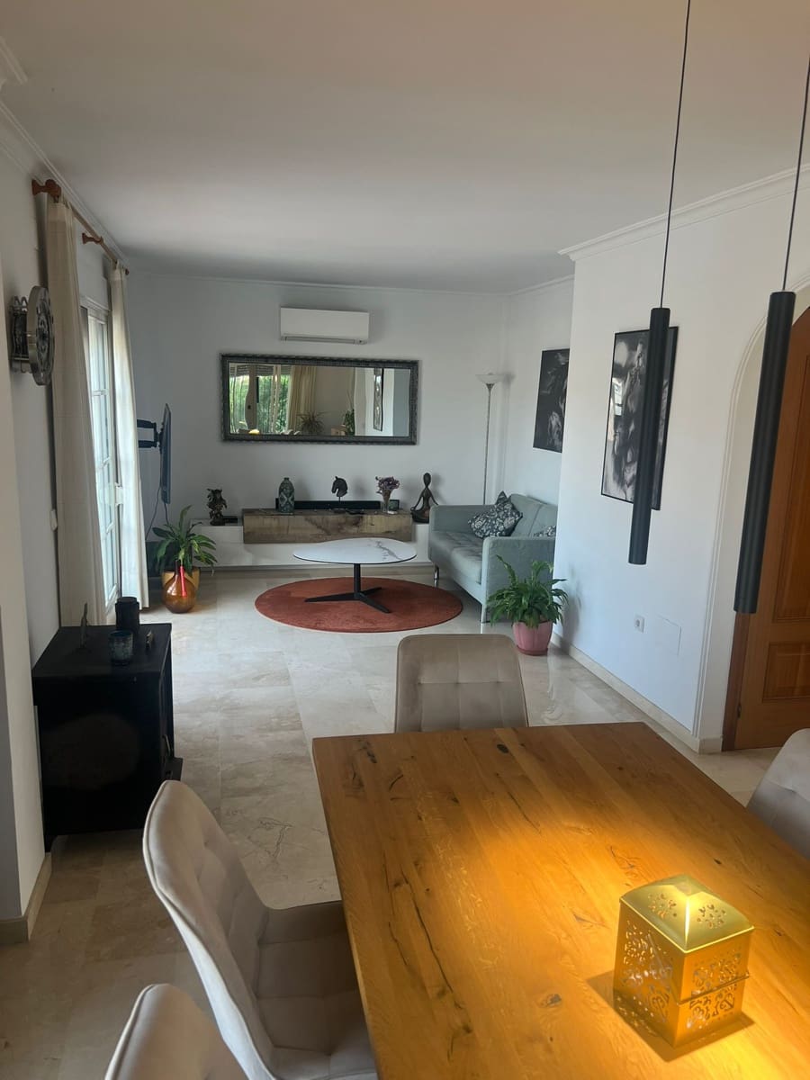 4 chambre Villa/Maison à vendre à Caleta de Velez avec piscine garage - 669 000 € (Ref: 9909343)