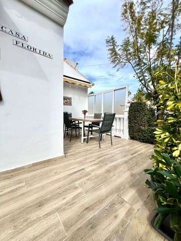 4 chambre Villa/Maison à vendre à Caleta de Vélez, Vélez-Málaga avec piscine garage - 669 000 € (Ref: 9909343)