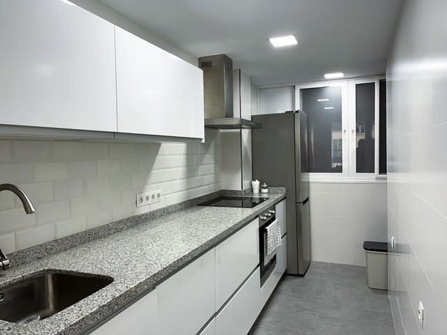 2 quarto Apartamento para venda em El Palo, Málaga cidade - 299 000 € (Ref: 9909346)