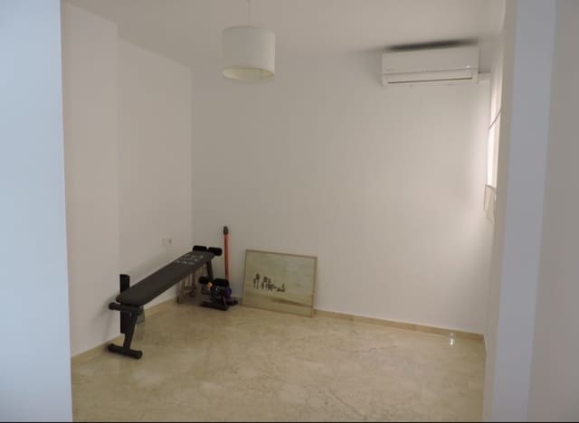 3 sypialnia Penthouse na sprzedaż w La Cala del Moral, Rincón de la Victoria z basenem garażem - 390 000 € (Ref: 9969000)