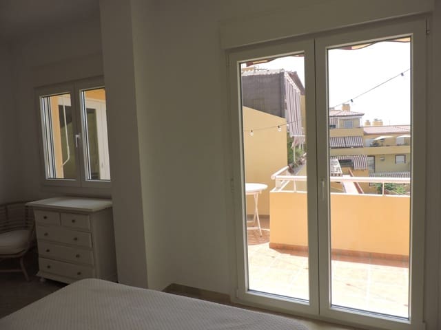 3 sypialnia Penthouse na sprzedaż w La Cala del Moral, Rincón de la Victoria z basenem garażem - 390 000 € (Ref: 9969000)