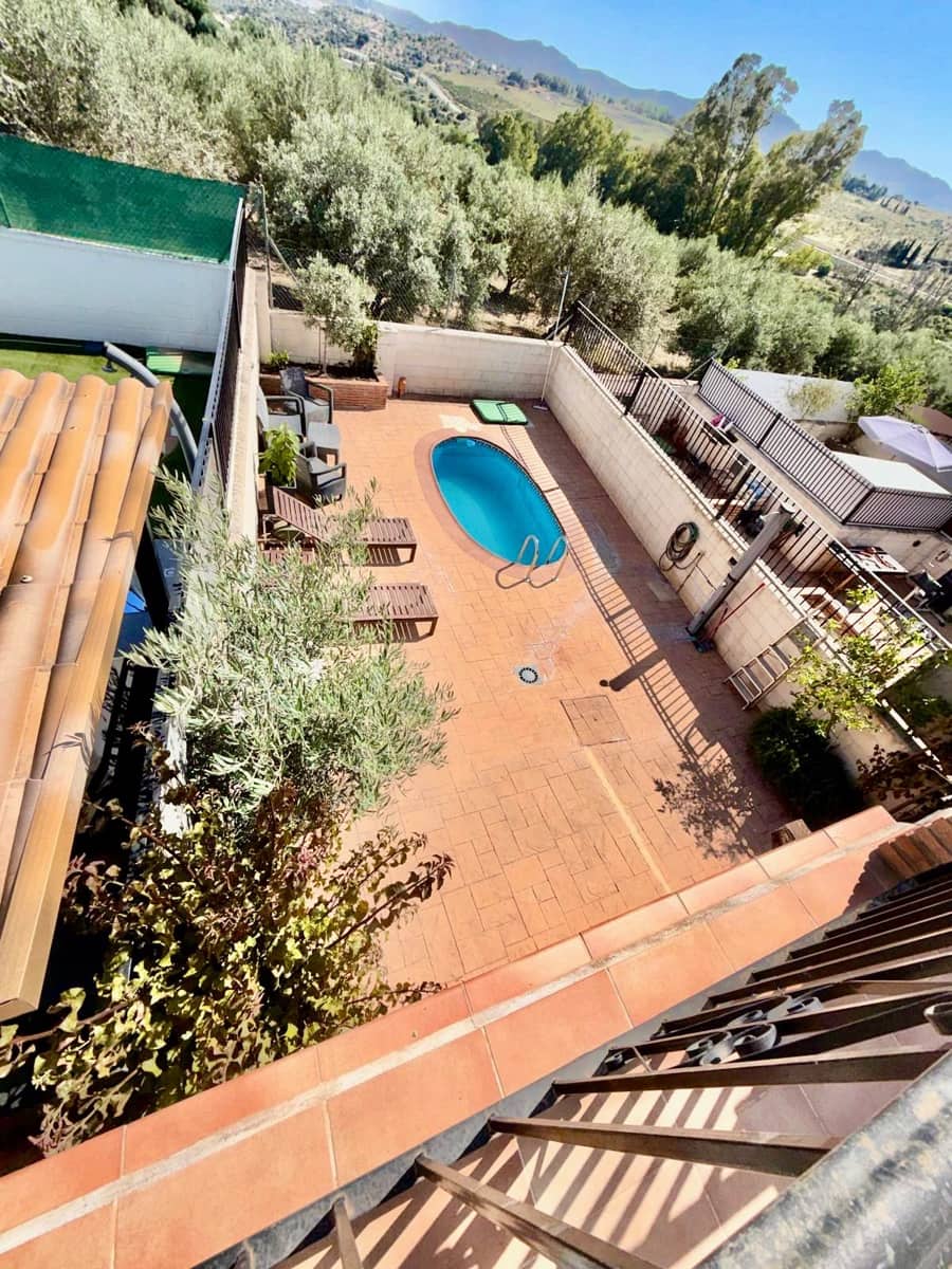 Chalet de 3 habitaciones en Alcaucín en venta con piscina garaje - 270.000 € (Ref: 9973754)