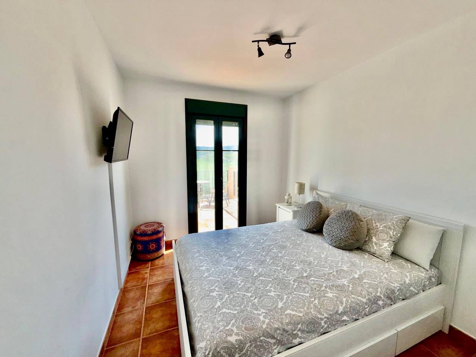 Chalet de 3 habitaciones en Alcaucín en venta con piscina garaje - 270.000 € (Ref: 9973754)
