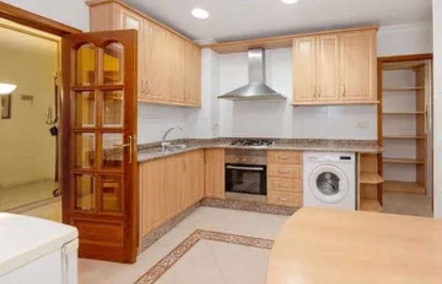 3 slaapkamer Flat te koop in Málaga stad met zwembad garage - € 475.000 (Ref: 9973766)