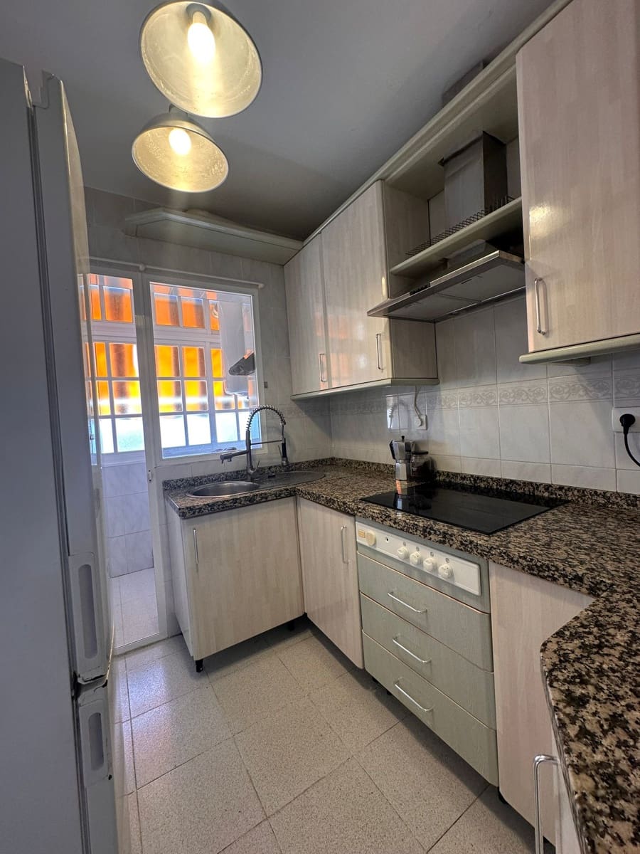 3 sypialnia Dom szeregowy na sprzedaż w Rincon de la Victoria z garażem - 329 000 € (Ref: 9981360)