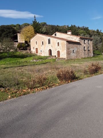 6 bedroom Finca/Country House for sale in Sant Feliu de Buixalleu with garage - € 895,000 (Ref: 5816072)