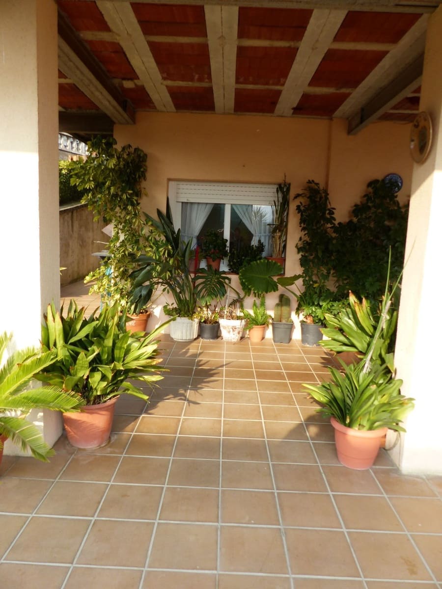6 bedroom Villa for sale in Fogars de la Selva - € 290,000 (Ref: 5816081)