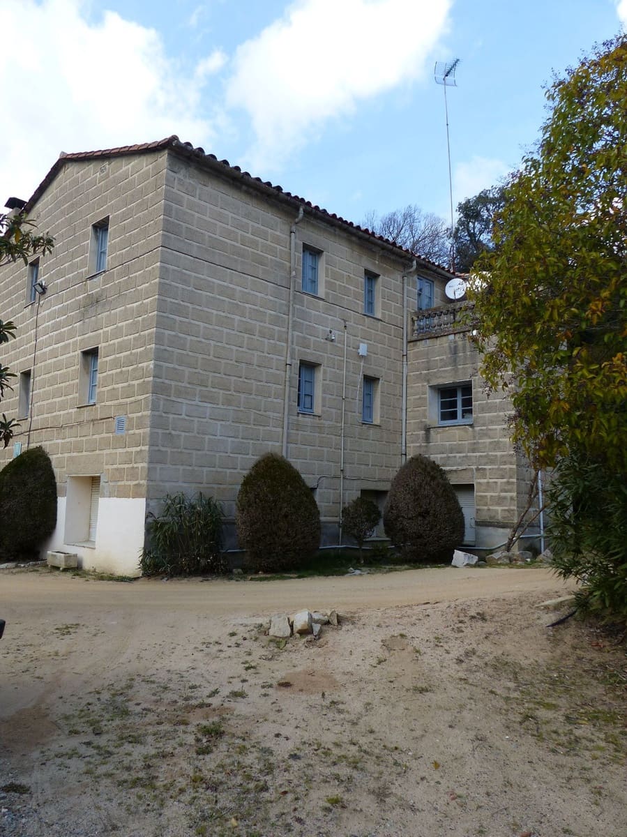 16 soveværelse Finca/Landehus til salg i Montseny med swimmingpool garage - € 950.000 (Ref: 6037751)