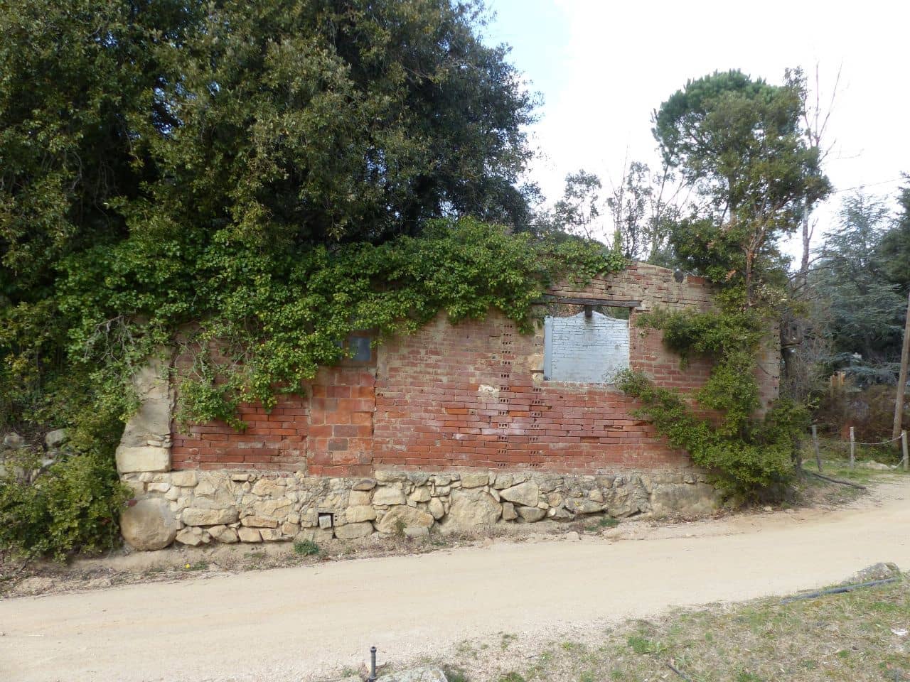 16 soveværelse Finca/Landehus til salg i Montseny med swimmingpool garage - € 950.000 (Ref: 6037751)